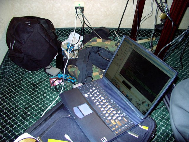 August 02 2004 17:16:07. - Kin's laptop, running Gentoo Linux o/