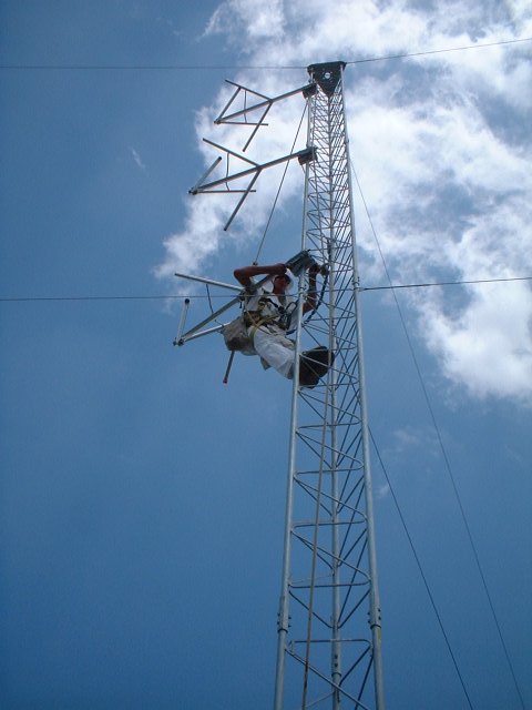 All three bays are up. This is the transmit antenna here.