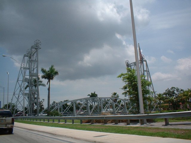 A nifty bridge we came across when going to ECE